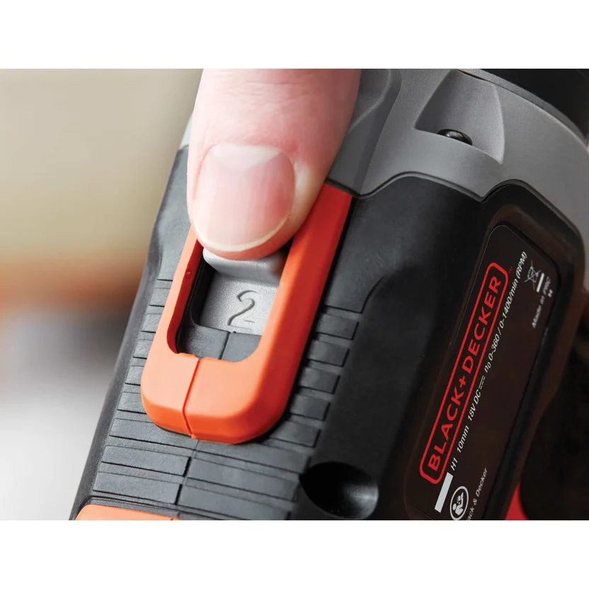TALADRO PERCUTOR INALAMBRICO 3-8 - 20V (BCD704C1-B3) BLACK&DECKER - Vista 4