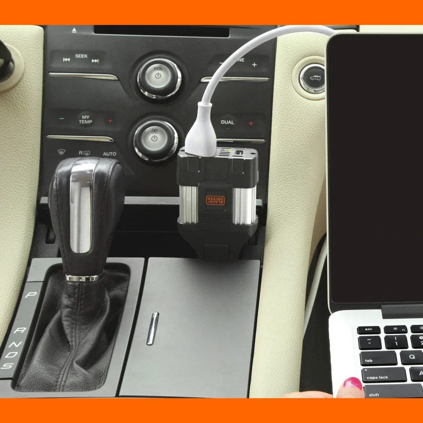 CONVERSOR 100W PARA AUTOMOVIL (12V DC - 120V AC) (PI100LA-B3) BLACK&DECKER - Vista 3